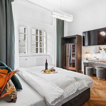 Old Town Square Apartments By Michal&Friends براغ المظهر الخارجي الصورة
